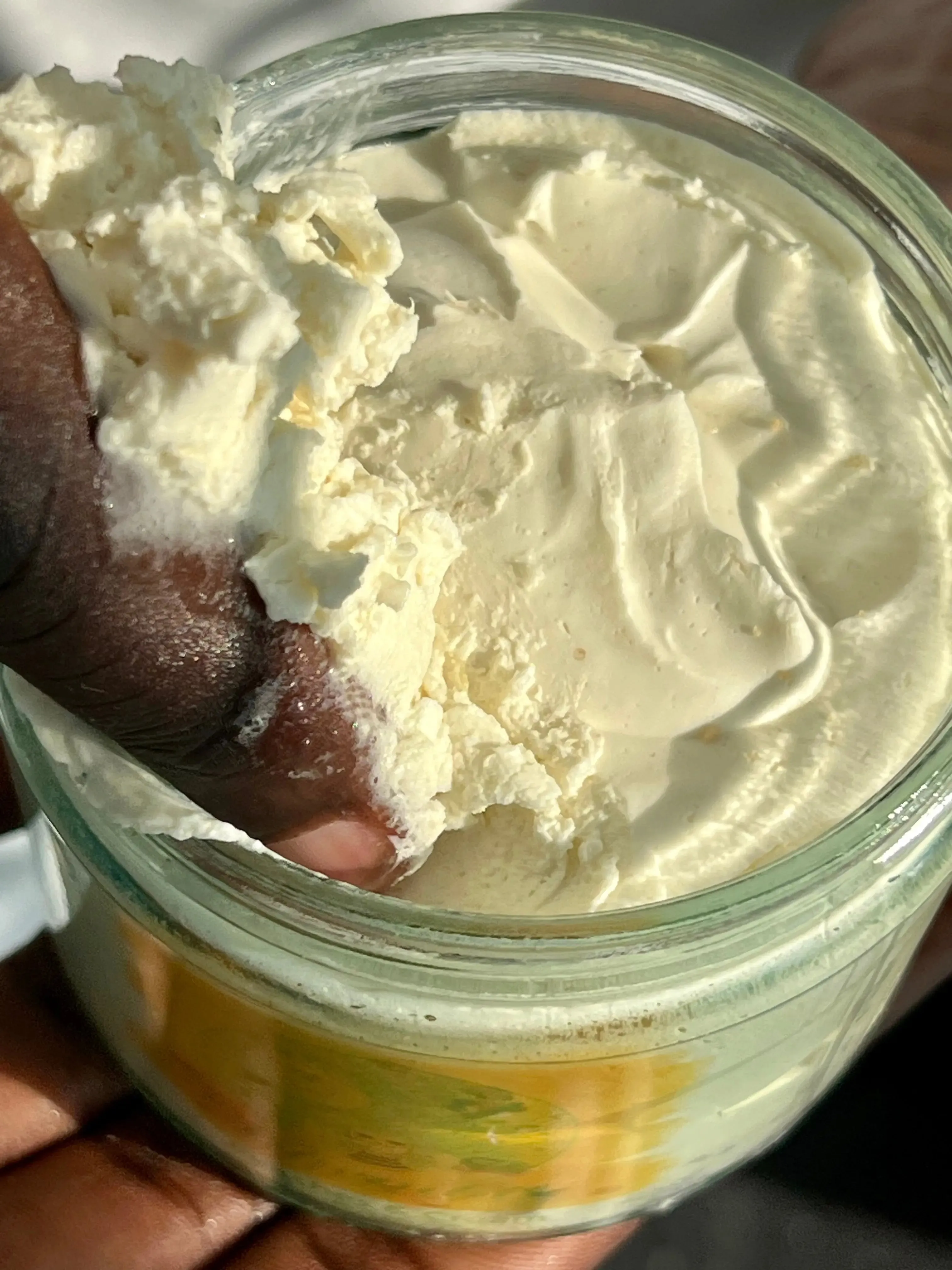 Moisturizing Night Body Cream with Mbembi Peaches & Cream Essence